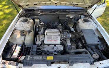 Oldsmobile-88-1989-white-12
