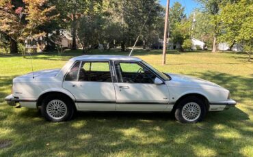 Oldsmobile-88-1989-white-4