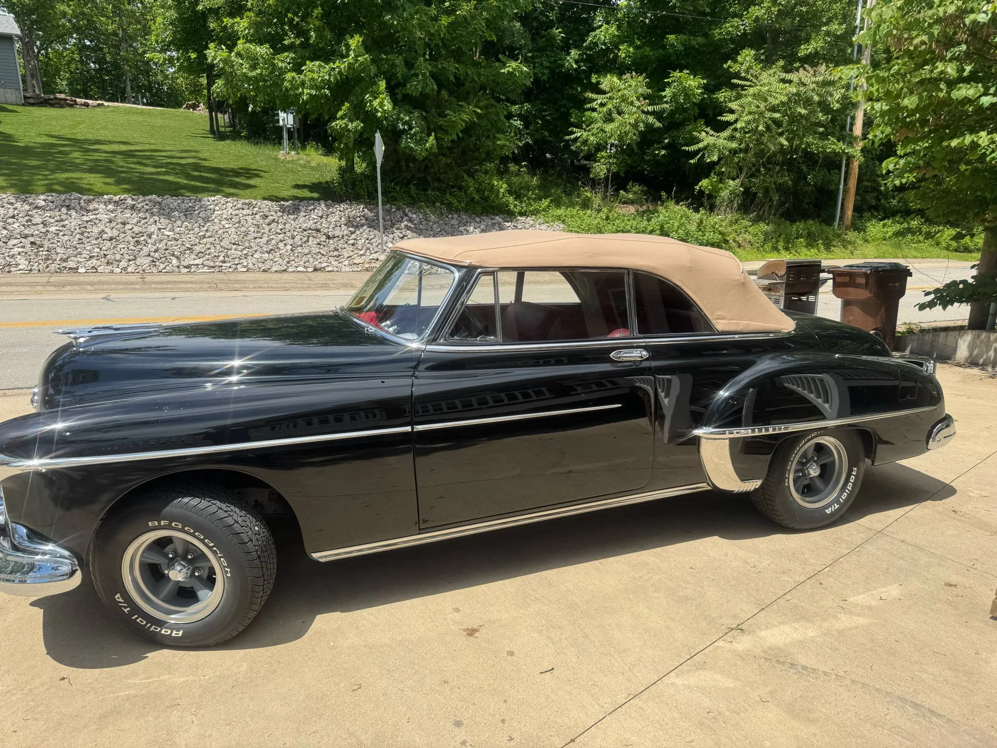 Oldsmobile-88-coupe-1950-Black-Red-18