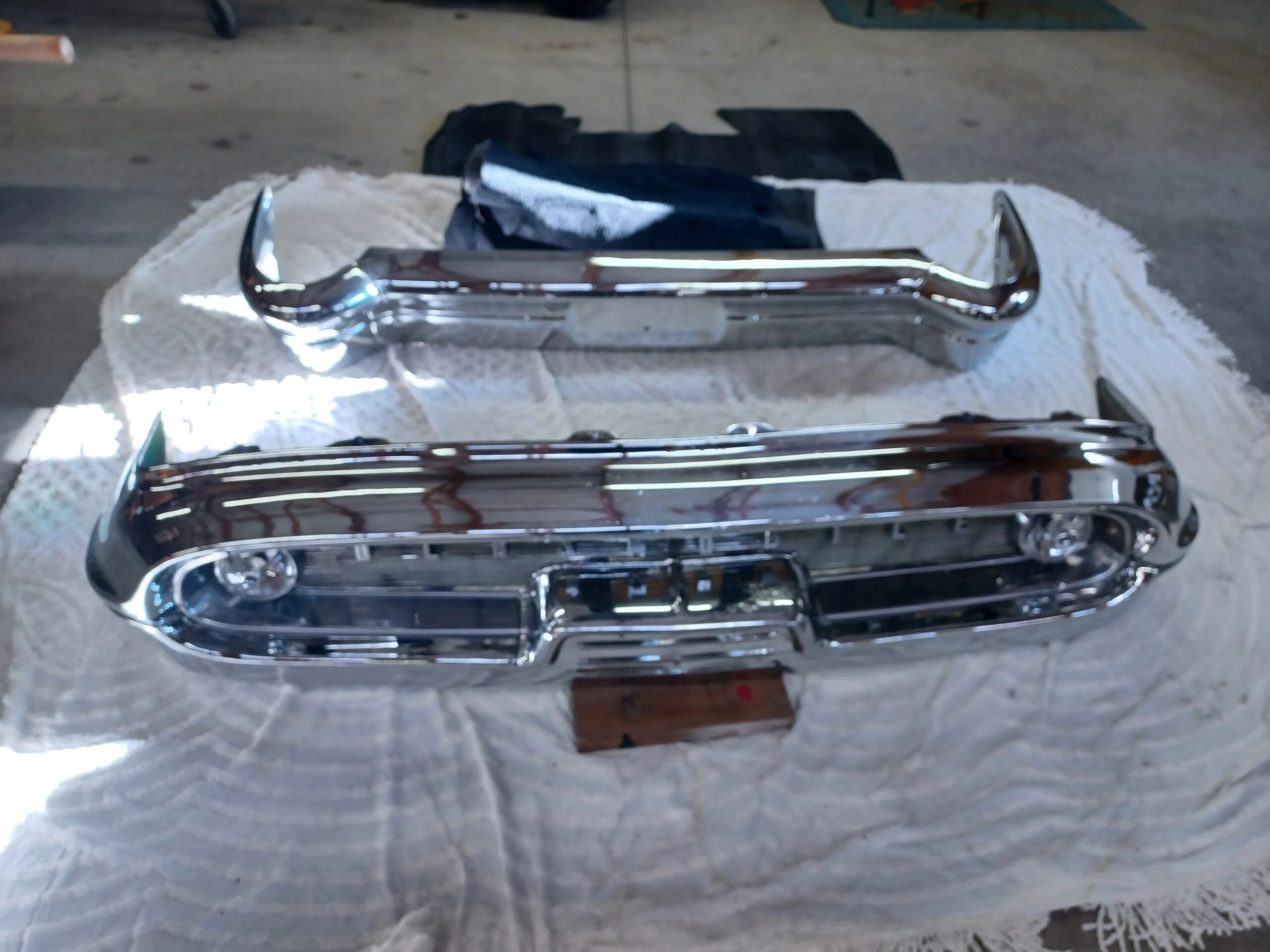 Oldsmobile-88-lss-1957-Burgundy-Off-White-15