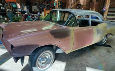 Oldsmobile-88-lss-1957-Burgundy-Off-White-3