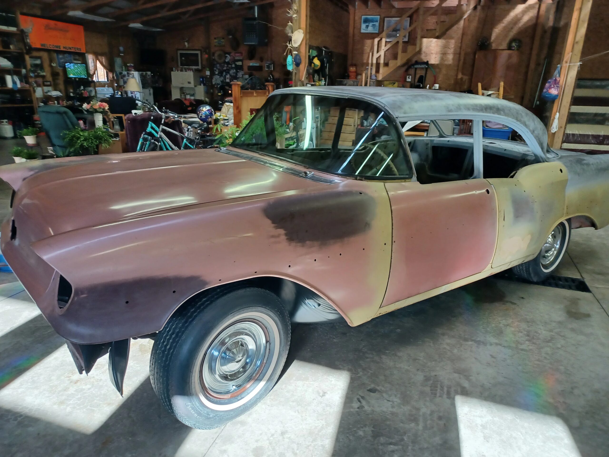 Oldsmobile-88-lss-1957-Burgundy-Off-White-3