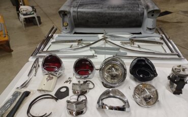 Oldsmobile-88-lss-1957-Burgundy-Off-White-8