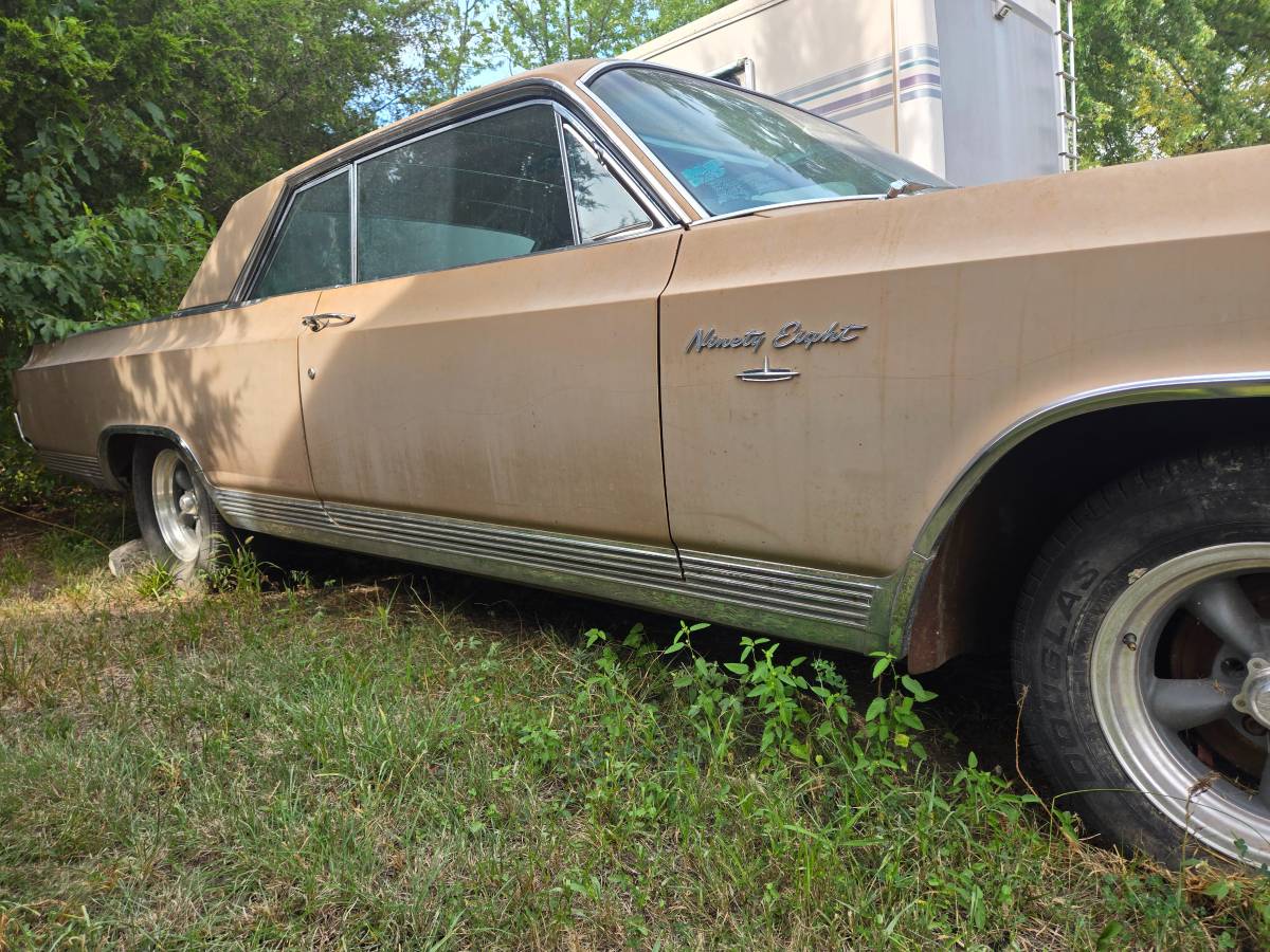 Oldsmobile-98-1963-custom-23