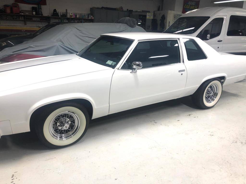 Oldsmobile-98-1977-white-6