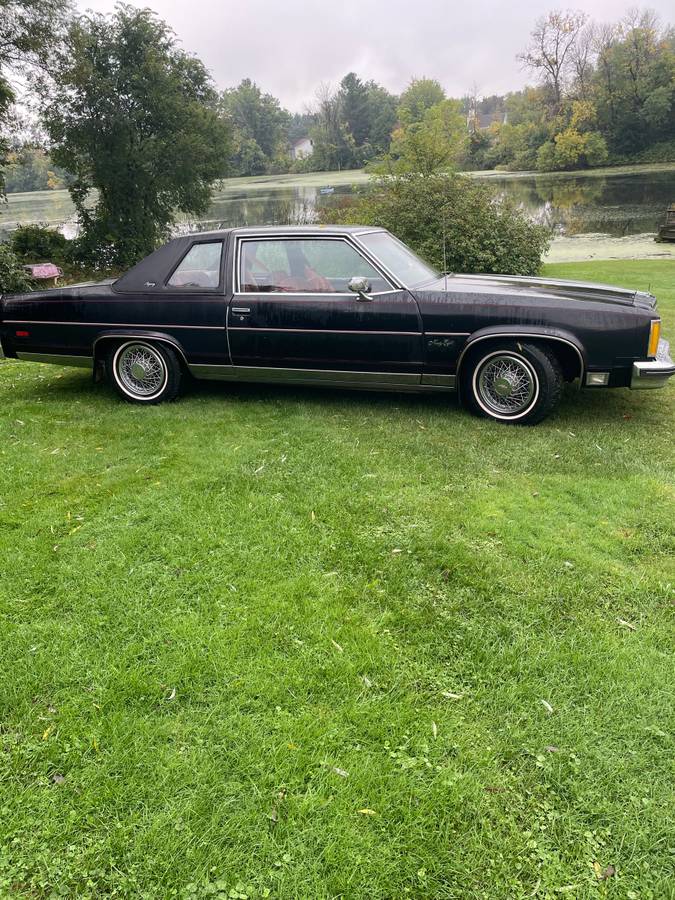 Oldsmobile-98-1978-black-14