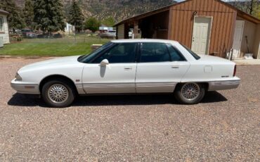 Oldsmobile-98-1992-white-11