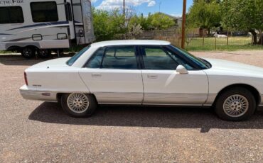 Oldsmobile-98-1992-white-12
