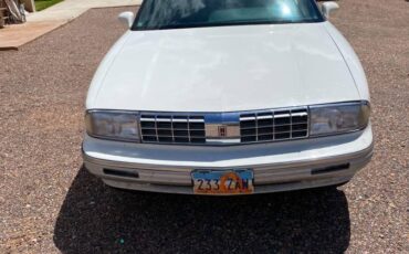 Oldsmobile-98-1992-white