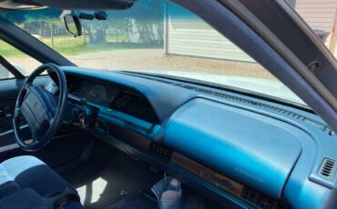 Oldsmobile-98-1992-white-4