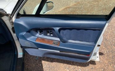 Oldsmobile-98-1992-white-6
