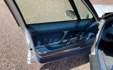 Oldsmobile-98-1992-white-7