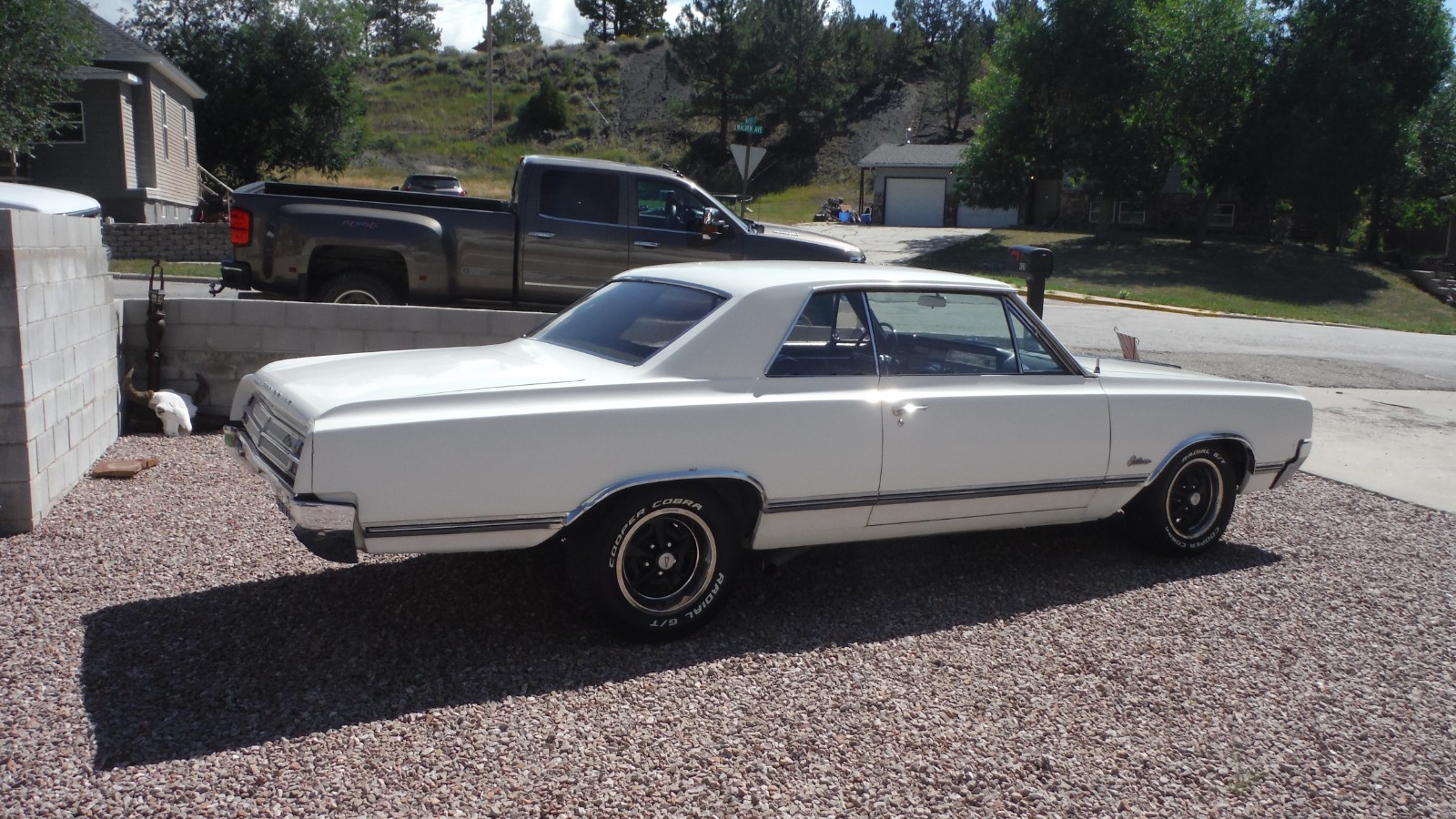 Oldsmobile-Cutlass-1965-Coupe-10