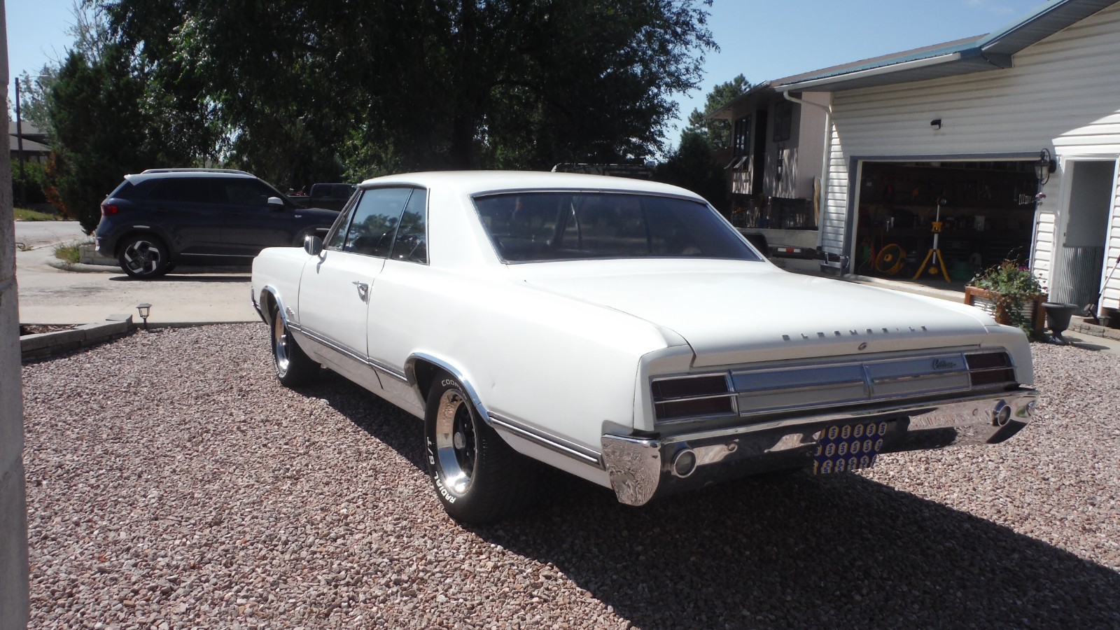 Oldsmobile-Cutlass-1965-Coupe-21