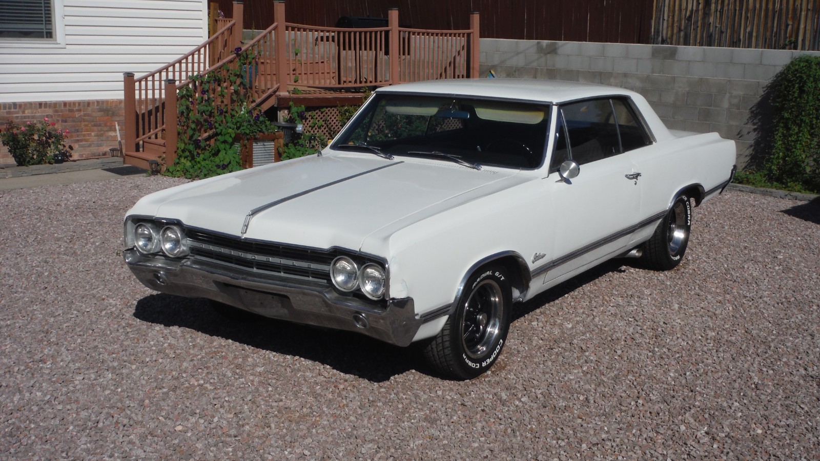 Oldsmobile-Cutlass-1965-Coupe-24