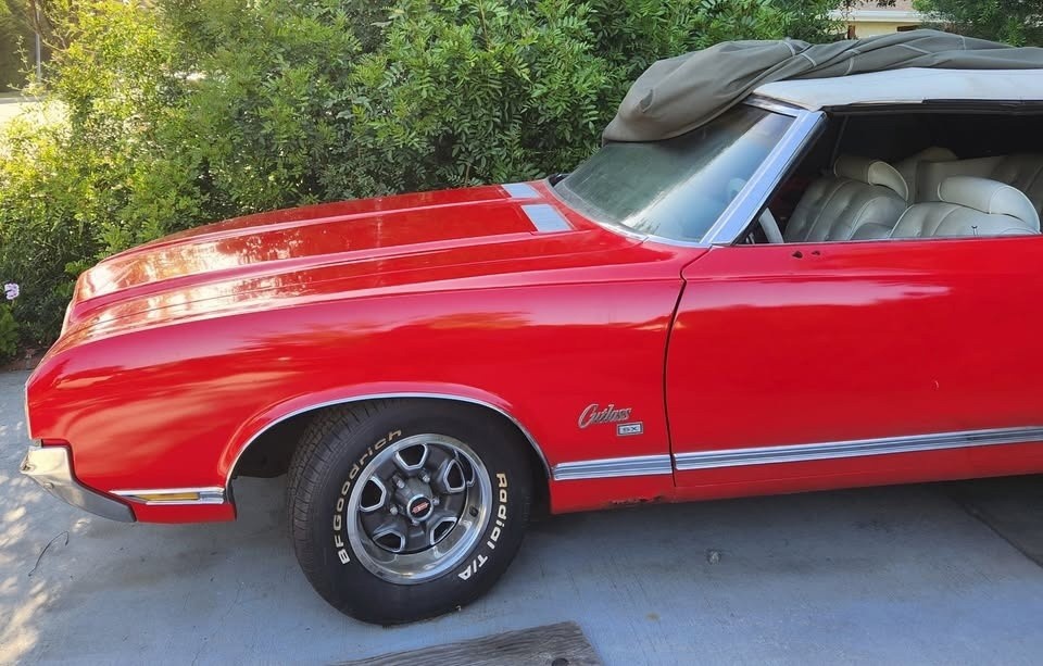 Oldsmobile-Cutlass-1970-Convertible-1