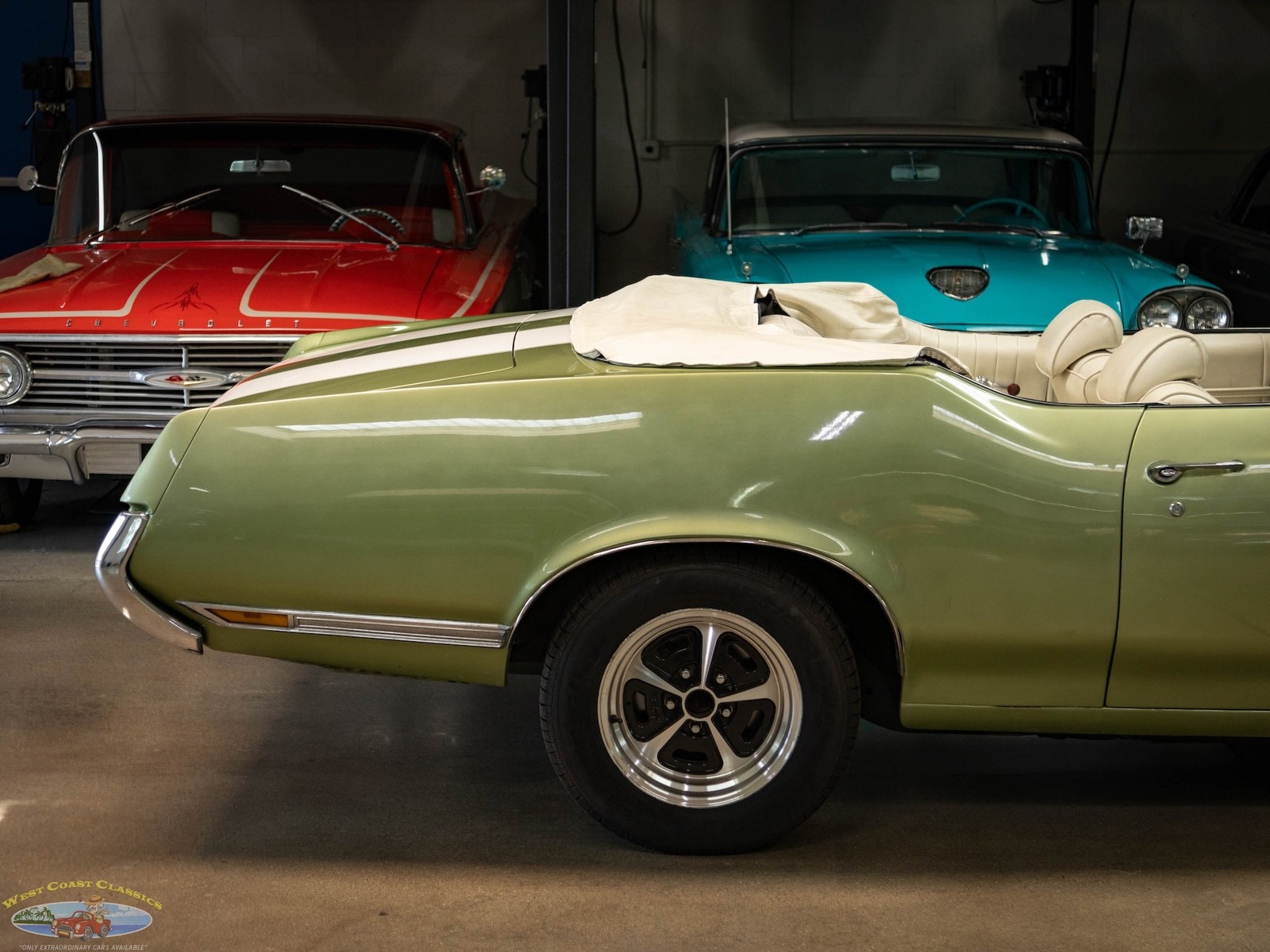 Oldsmobile-Cutlass-1971-2-Door-Convertible-1