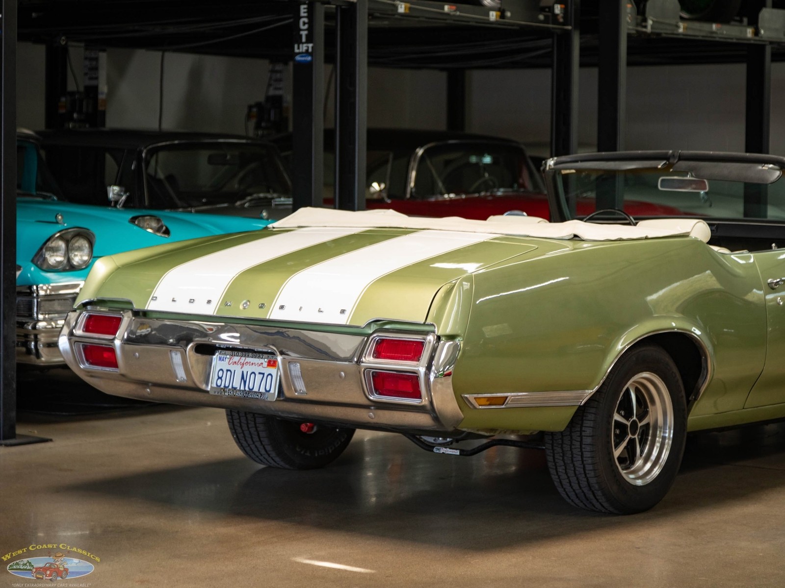 Oldsmobile-Cutlass-1971-2-Door-Convertible-25