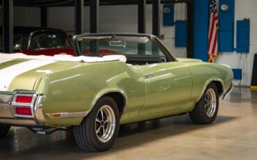 Oldsmobile-Cutlass-1971-2-Door-Convertible-26