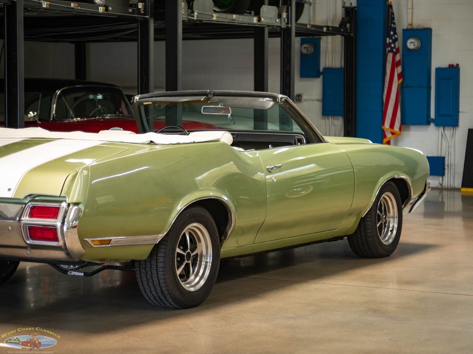 Oldsmobile-Cutlass-1971-2-Door-Convertible-26