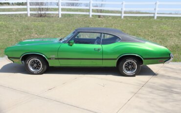 Oldsmobile-Cutlass-1971-Green-Black-1