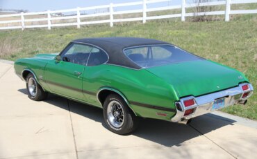 Oldsmobile-Cutlass-1971-Green-Black-2