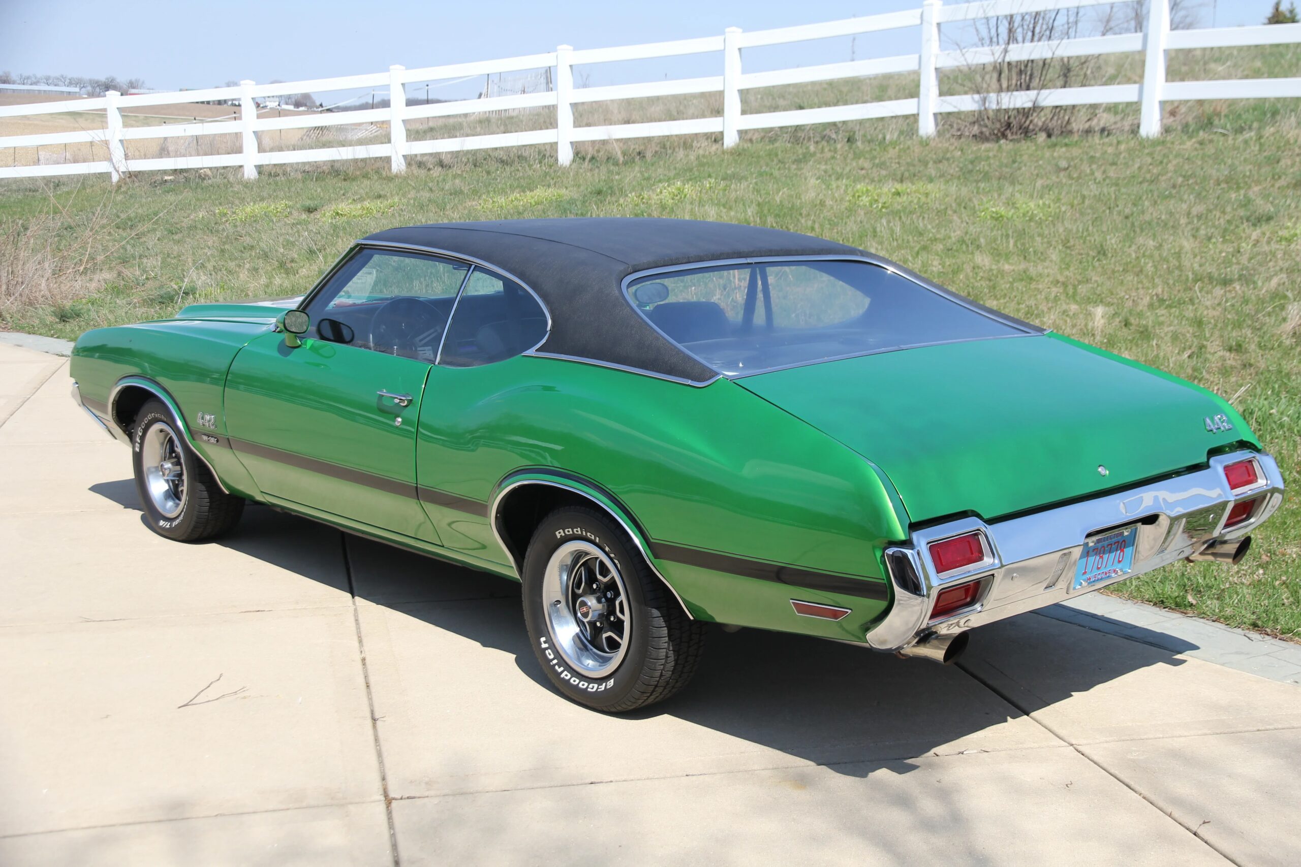 Oldsmobile-Cutlass-1971-Green-Black-2