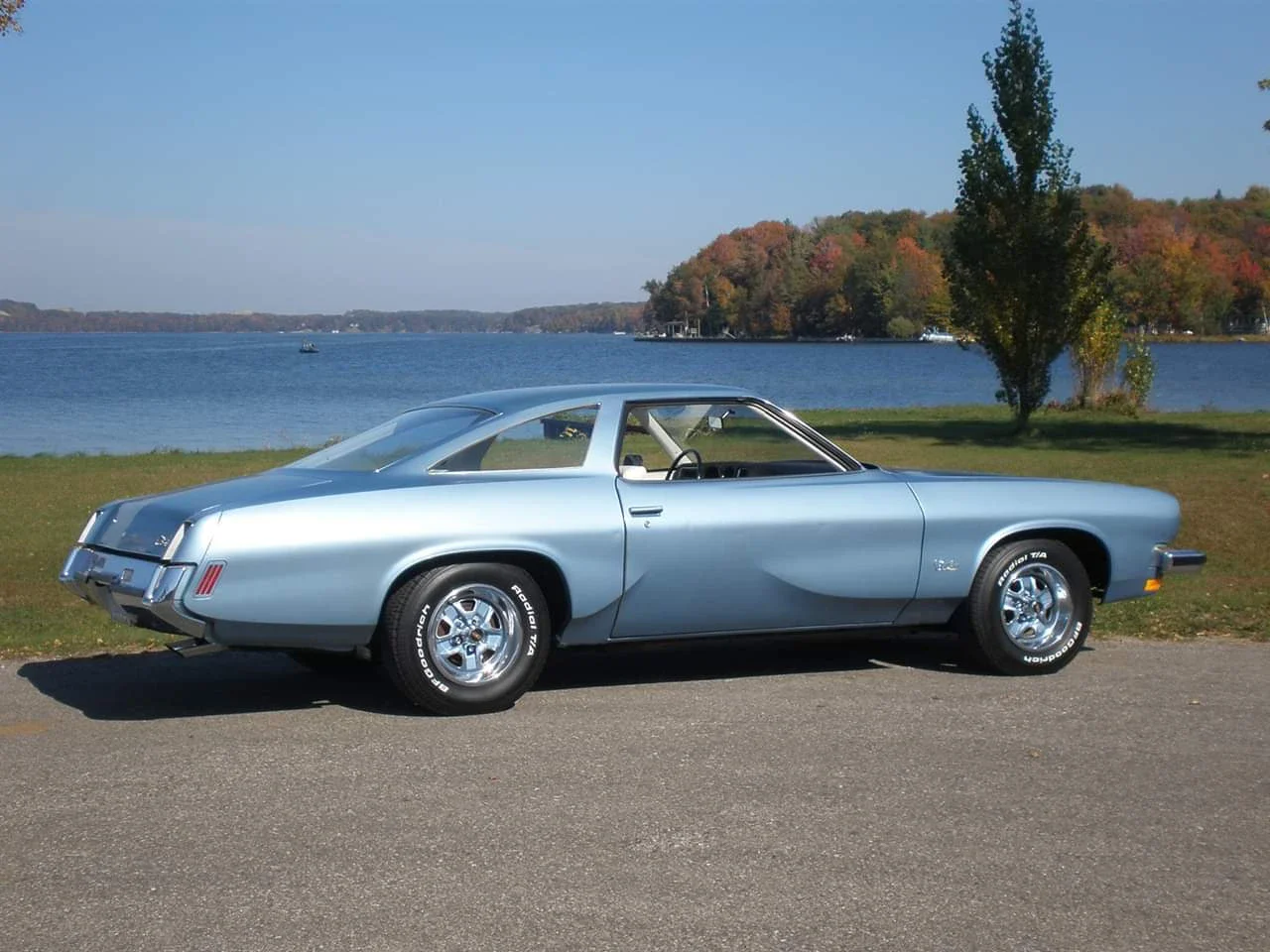 Oldsmobile-Cutlass-1973-Blue-White-19