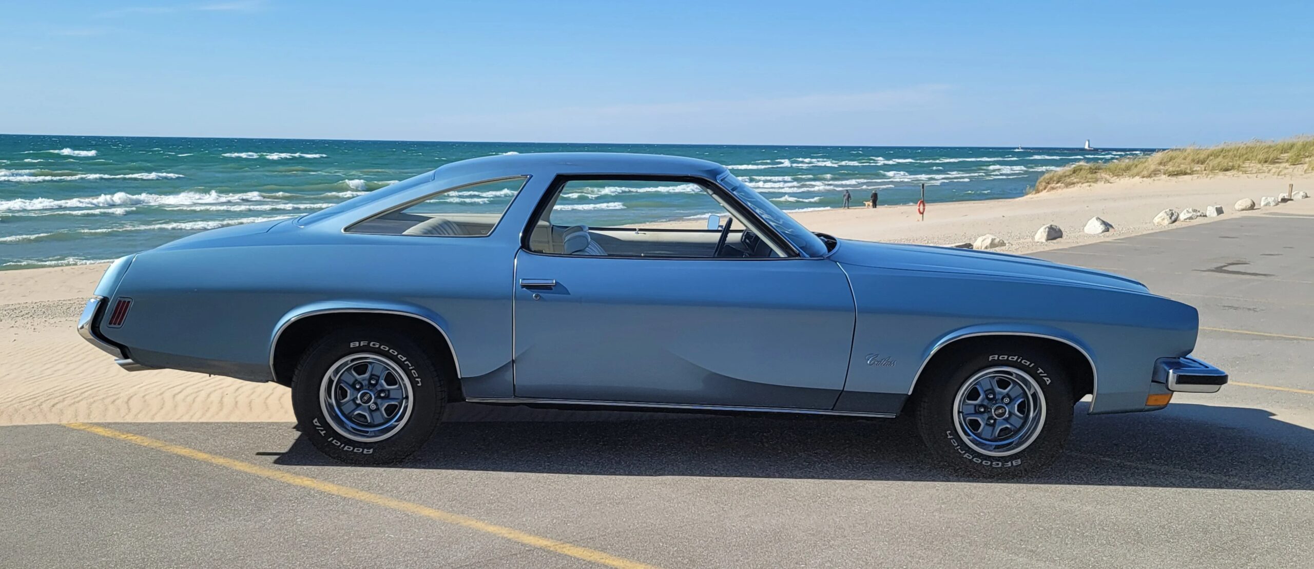 Oldsmobile-Cutlass-1973-Blue-White-22