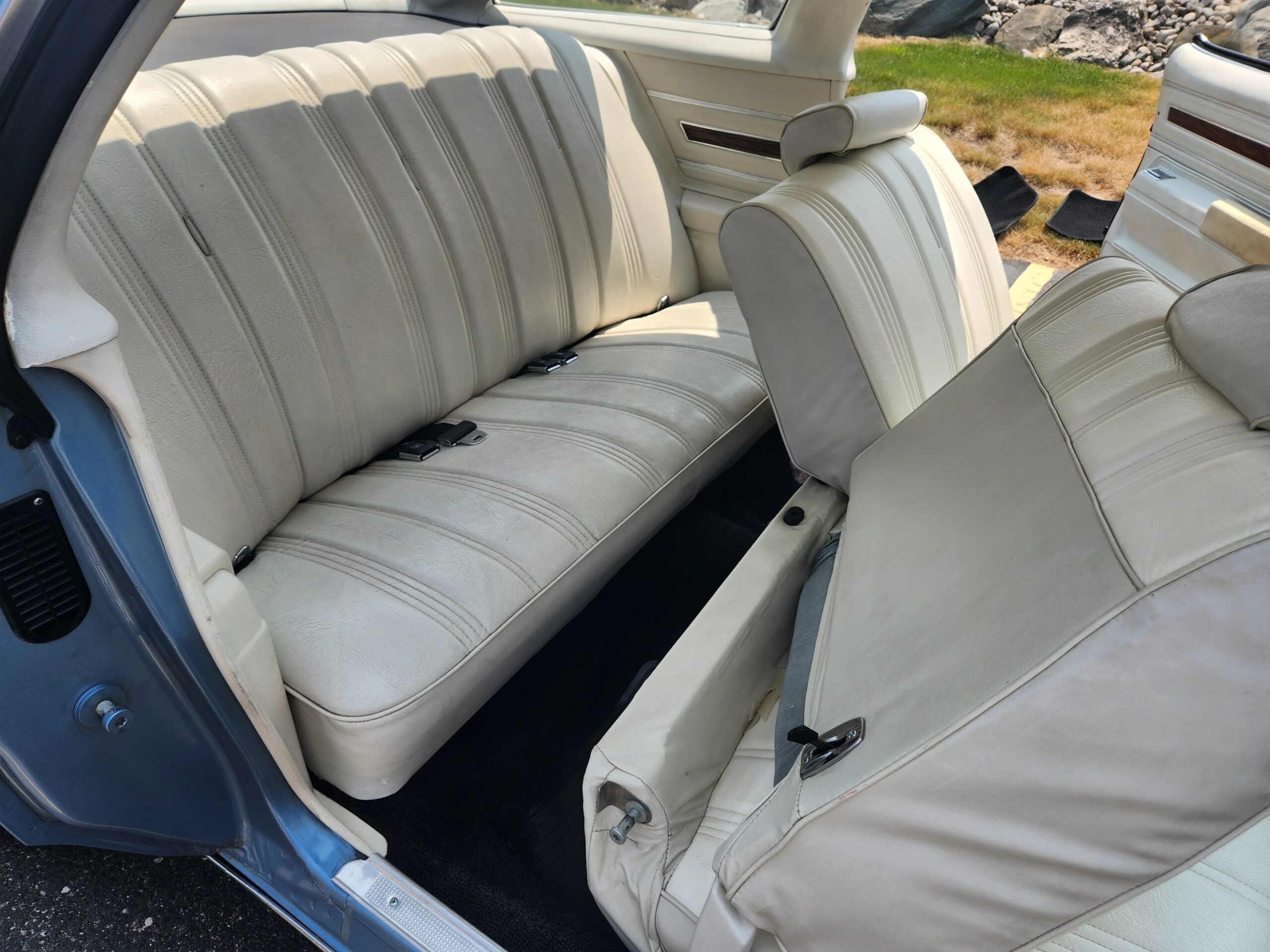 Oldsmobile-Cutlass-1973-Blue-White-4