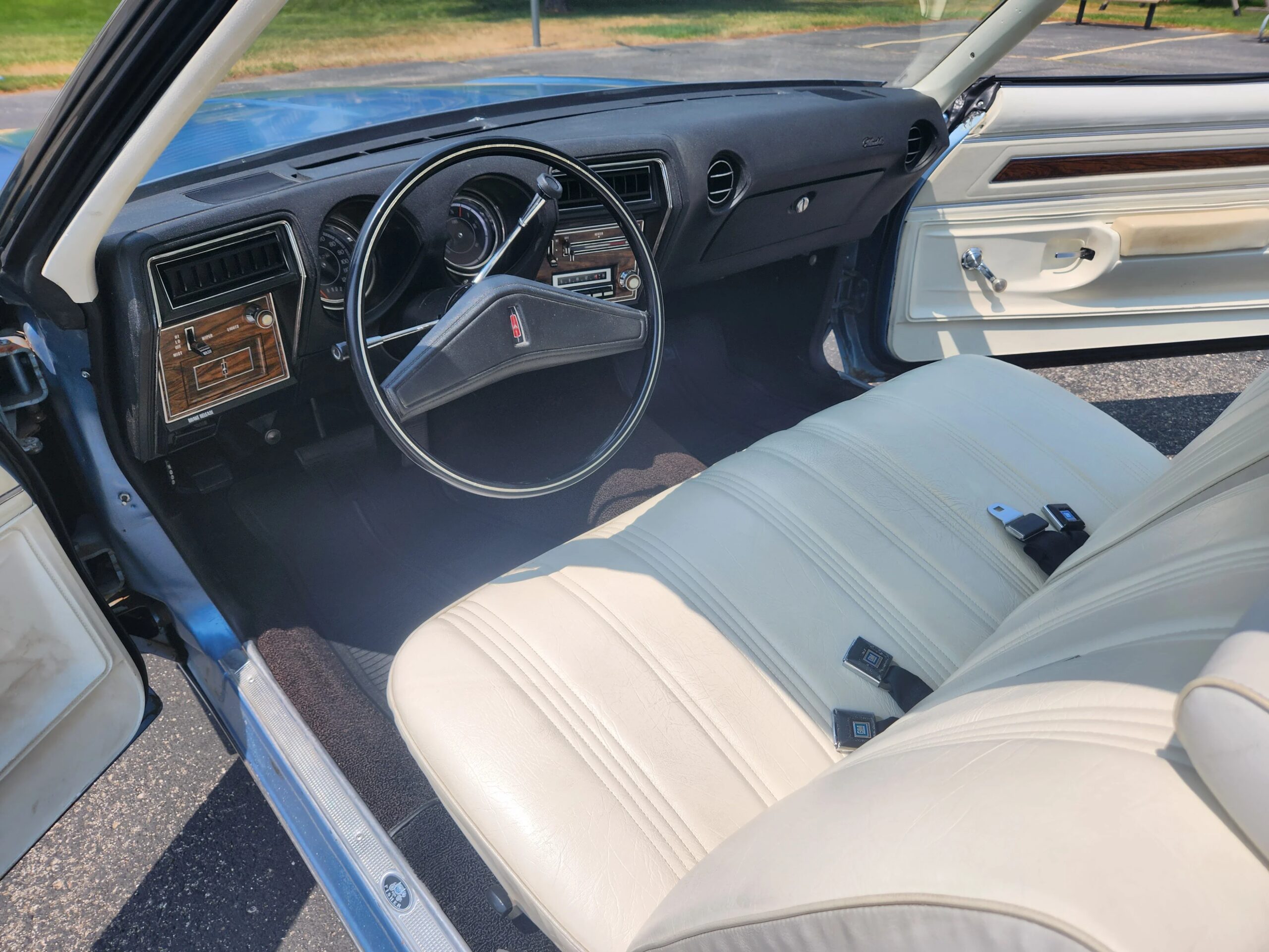 Oldsmobile-Cutlass-1973-Blue-White-8