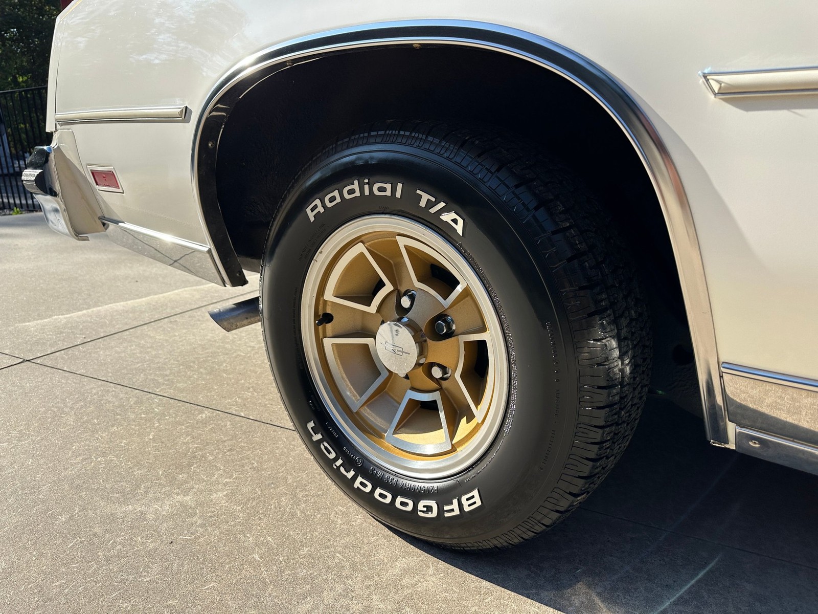 Oldsmobile-Cutlass-1979-Coupe-12