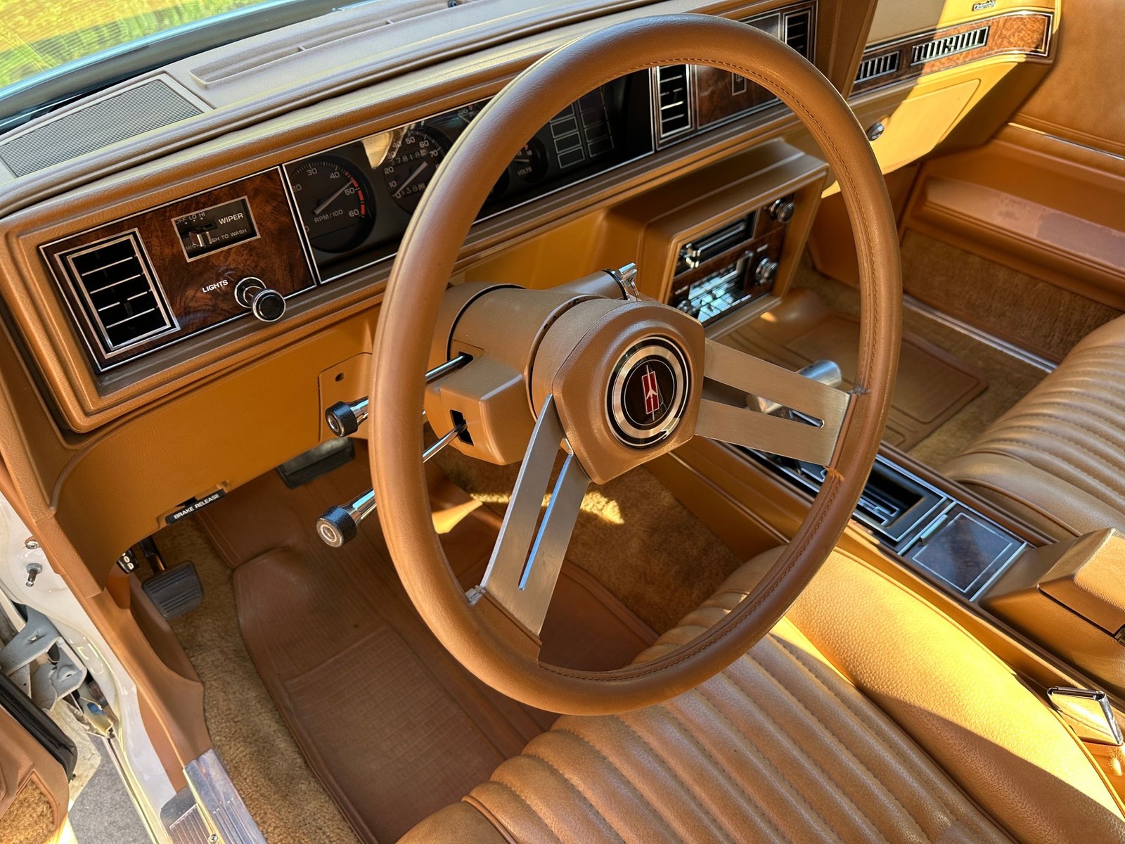 Oldsmobile-Cutlass-1979-Coupe-23