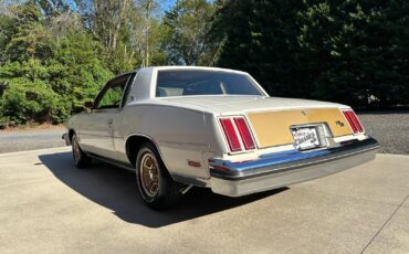 Oldsmobile-Cutlass-1979-Coupe-4