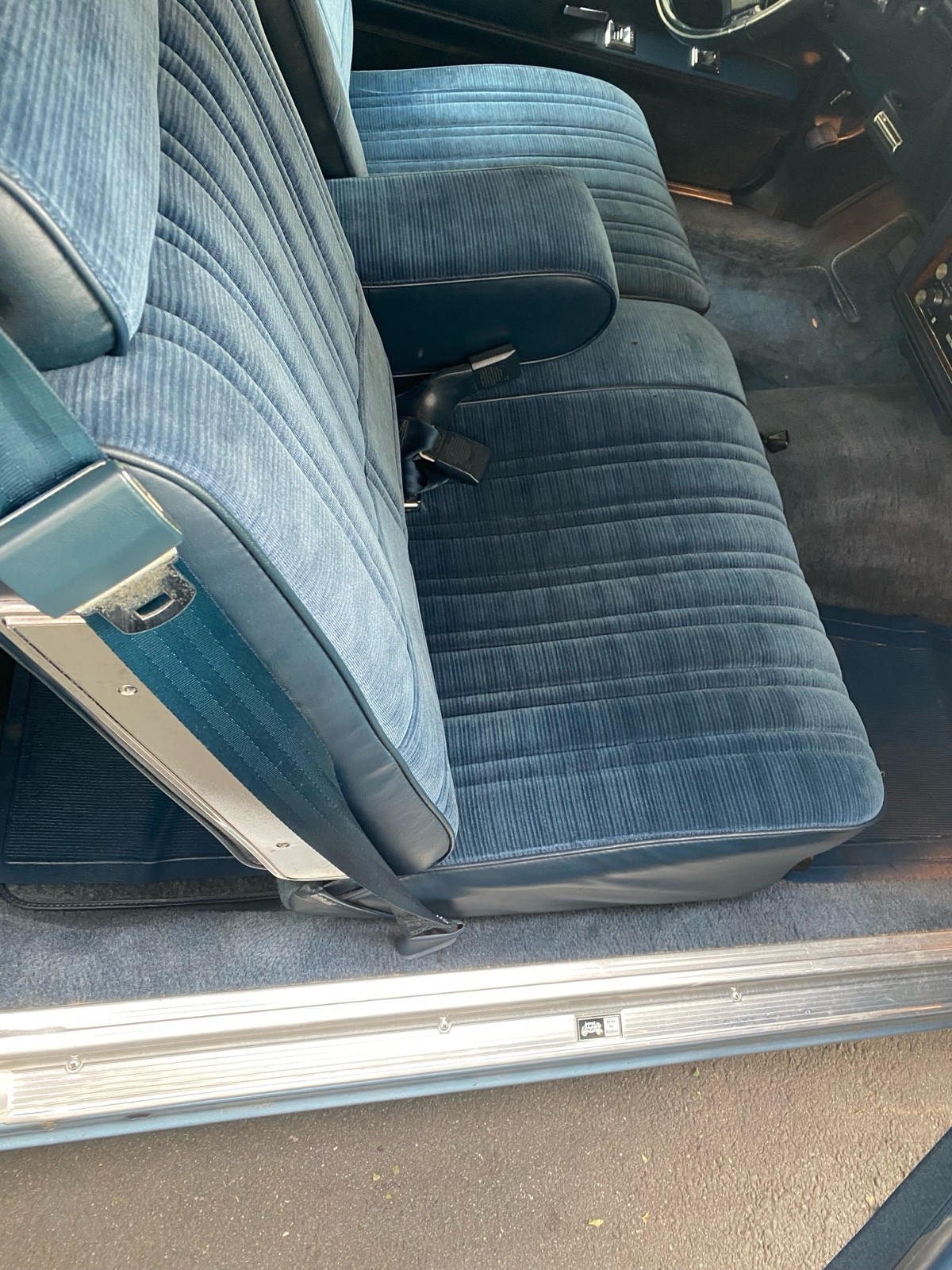 Oldsmobile-Cutlass-1985-16