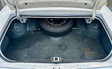 Oldsmobile-Cutlass-Supreme-1976-Coupe-4
