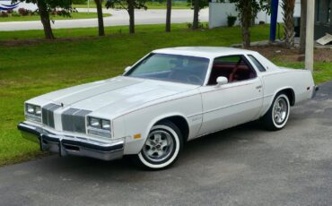 Oldsmobile-Cutlass-Supreme-1976-Coupe-7