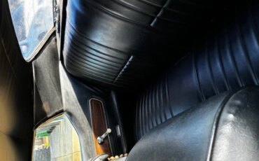 Oldsmobile-Cutlass-cruiser-1972-Blue-Black-14