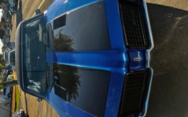 Oldsmobile-Cutlass-cruiser-1972-Blue-Black-4