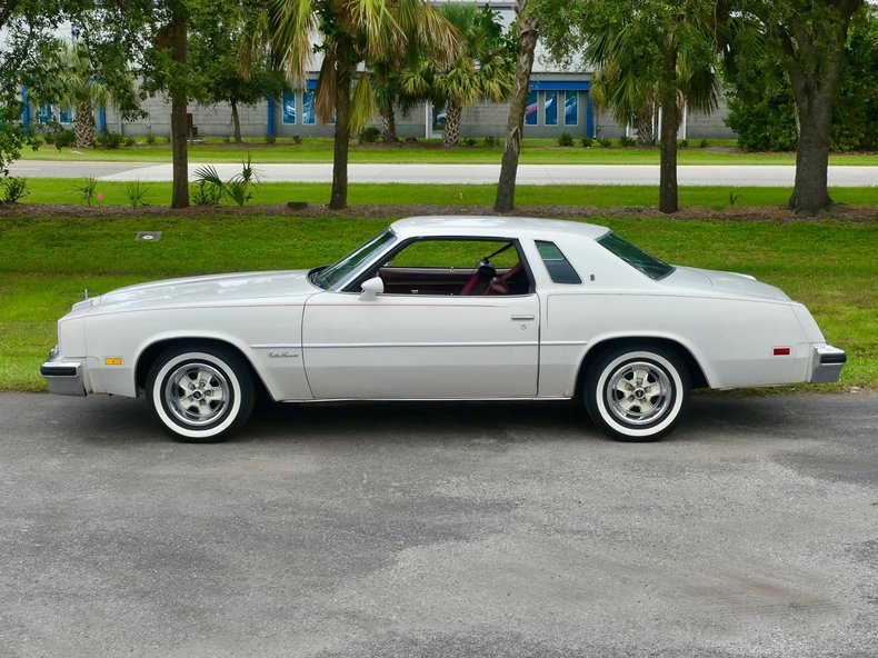 Oldsmobile-Cutlass-supreme-1976-Cameo-White-Dark-Red-11