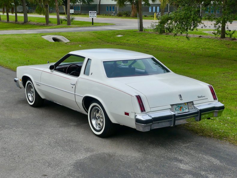Oldsmobile-Cutlass-supreme-1976-Cameo-White-Dark-Red-14