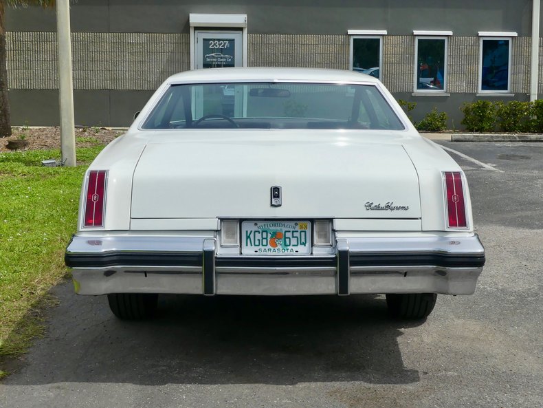Oldsmobile-Cutlass-supreme-1976-Cameo-White-Dark-Red-16