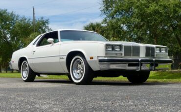 Oldsmobile-Cutlass-supreme-1976-Cameo-White-Dark-Red-25