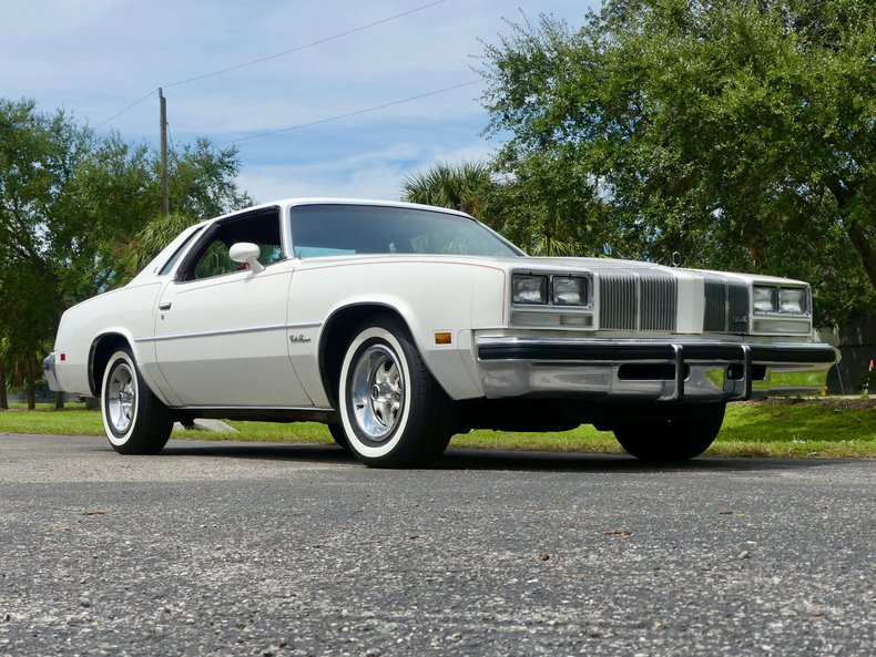 Oldsmobile-Cutlass-supreme-1976-Cameo-White-Dark-Red-25