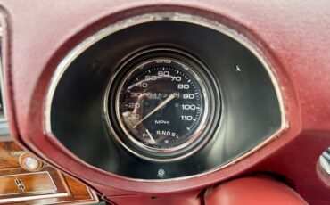 Oldsmobile-Cutlass-supreme-1976-Cameo-White-Dark-Red-30