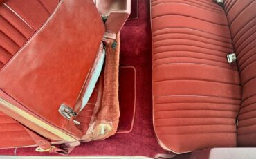 Oldsmobile-Cutlass-supreme-1976-Cameo-White-Dark-Red-36