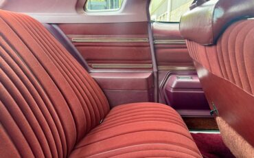 Oldsmobile-Cutlass-supreme-1976-Cameo-White-Dark-Red-43