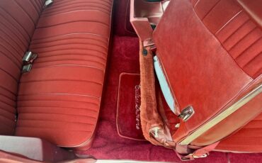 Oldsmobile-Cutlass-supreme-1976-Cameo-White-Dark-Red-44