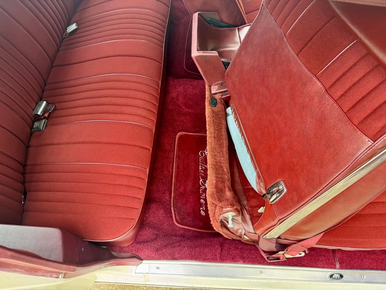 Oldsmobile-Cutlass-supreme-1976-Cameo-White-Dark-Red-44