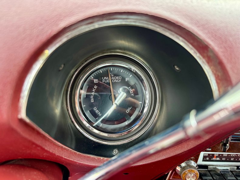 Oldsmobile-Cutlass-supreme-1976-Cameo-White-Dark-Red-47